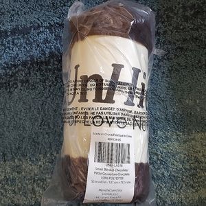 Unhide Marshmallow Blanket